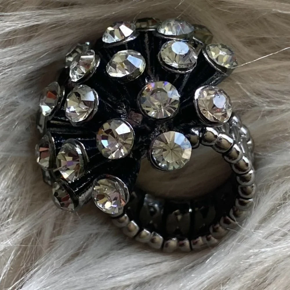 🟣 (2/$20) - Gorgeous Black tone with gems Statement Stretch Ring - One Size